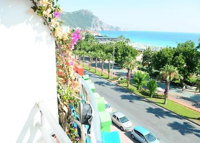 Kleopatra Yildiz 2* אלאניה